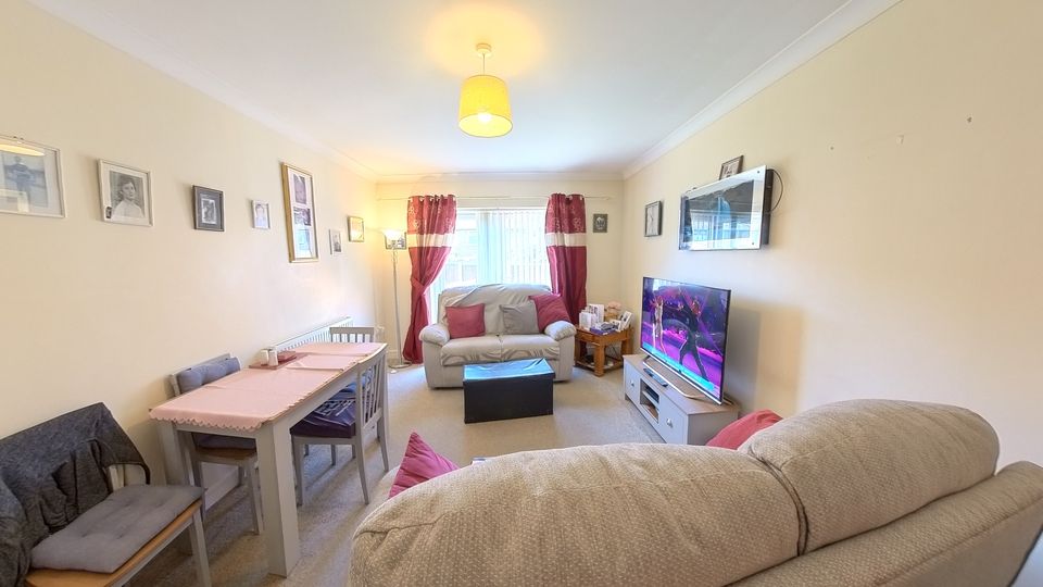 Property photo 2 of 17