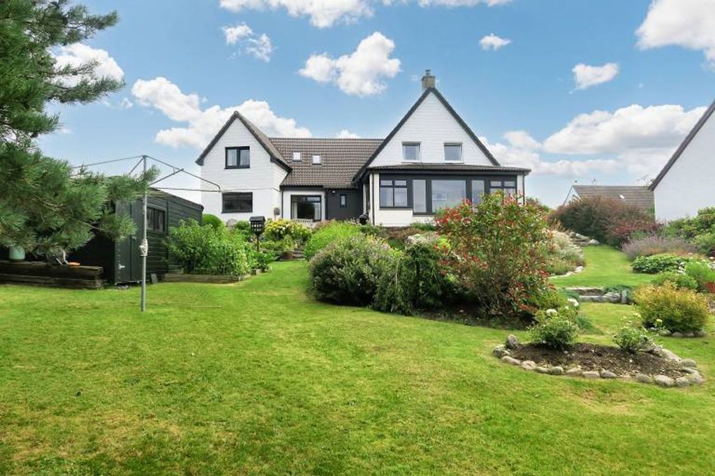 Property photo 2 of 46