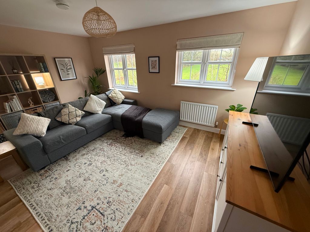 Property photo 2 of 28