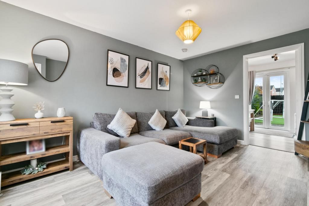 Property photo 3 of 28