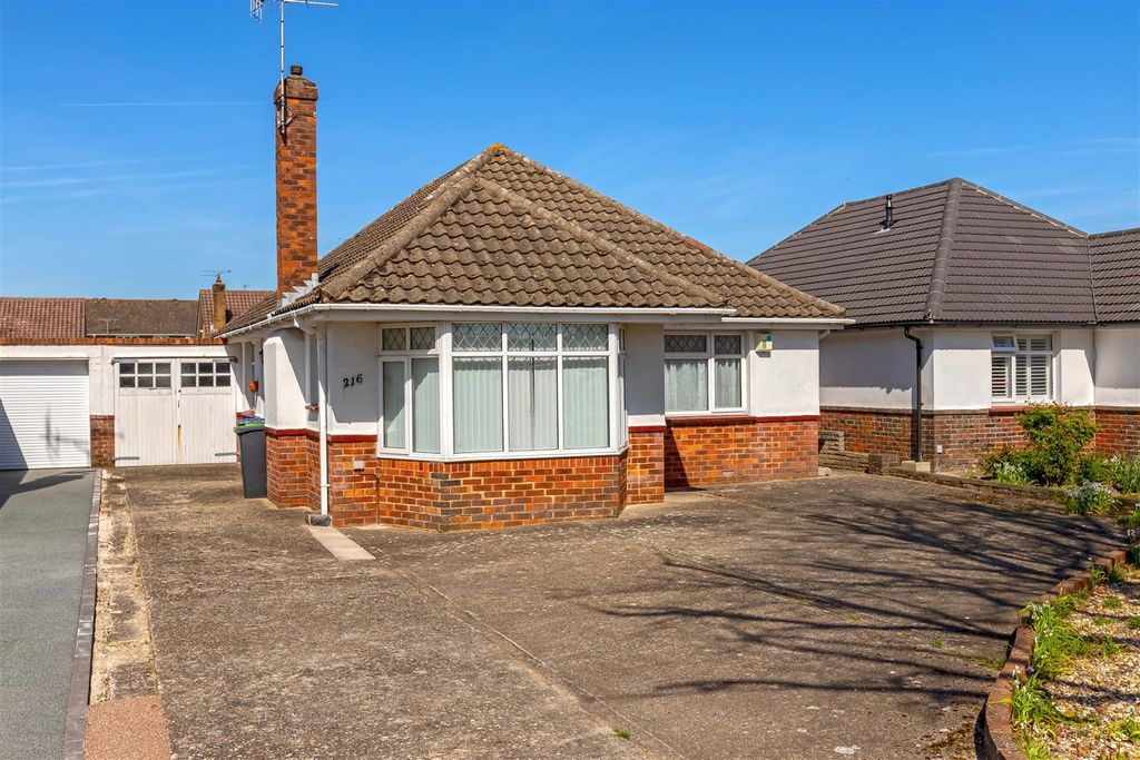 Property photo 1 of 14 Goring Way_16.Jpg