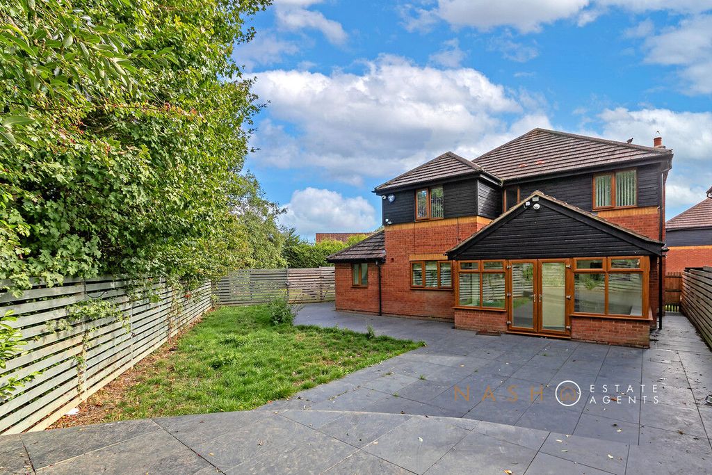 Property photo 2 of 26