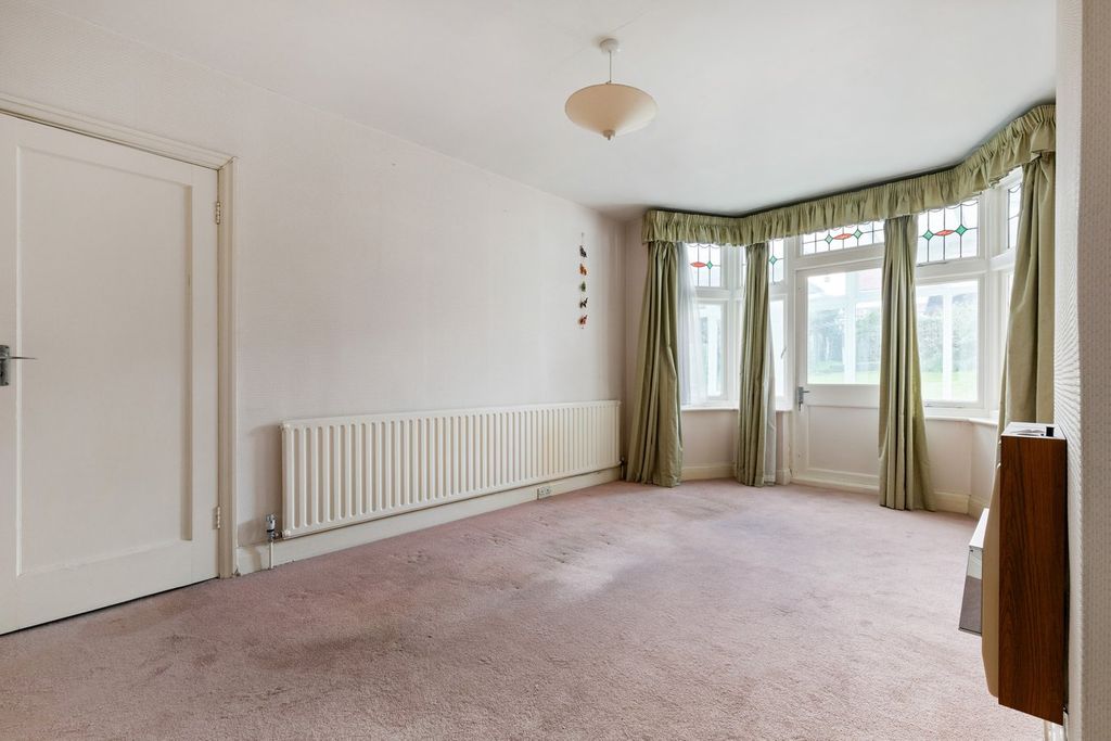 Property photo 2 of 22