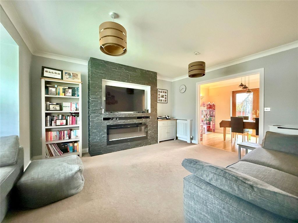 Property photo 2 of 19 Picture No. 17