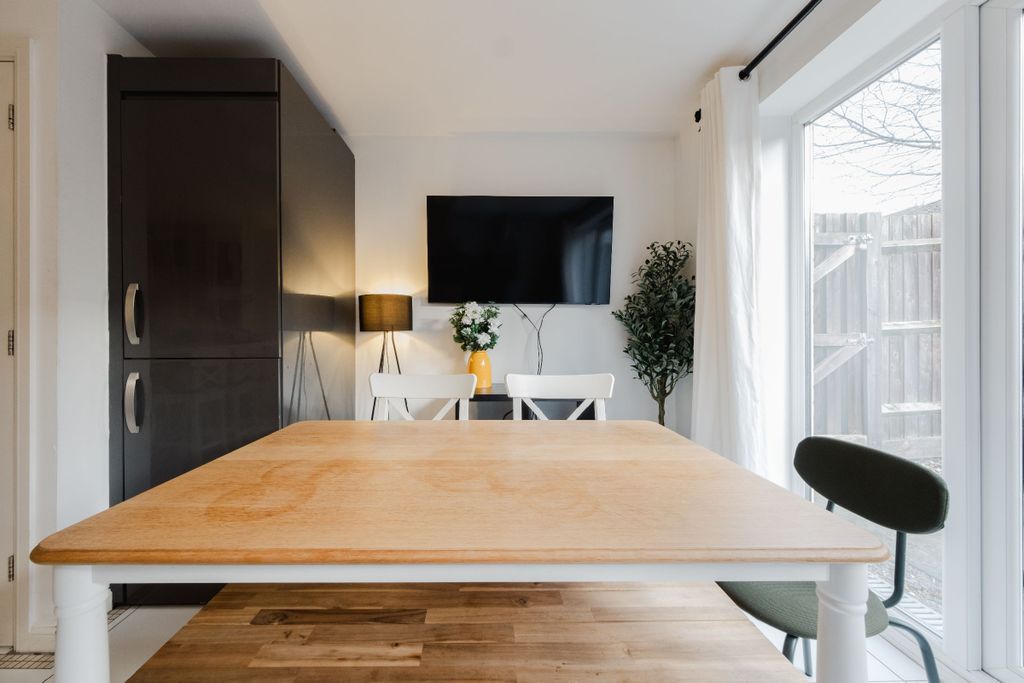 Property photo 2 of 50