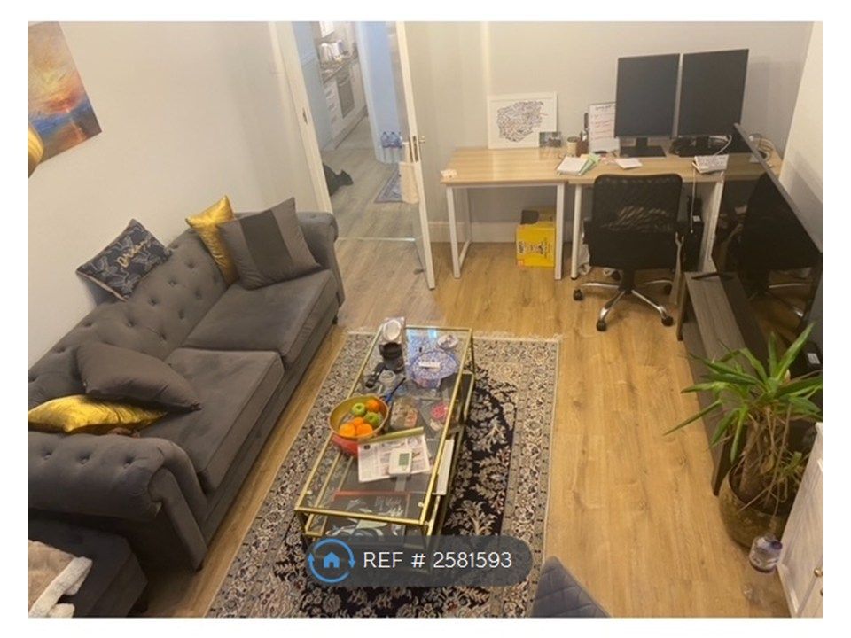 Property photo 1 of 11 Living Room