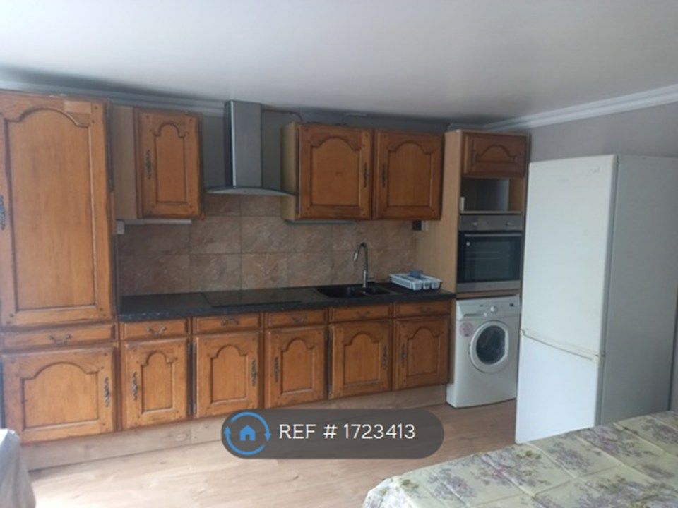 Property photo 1 of 3