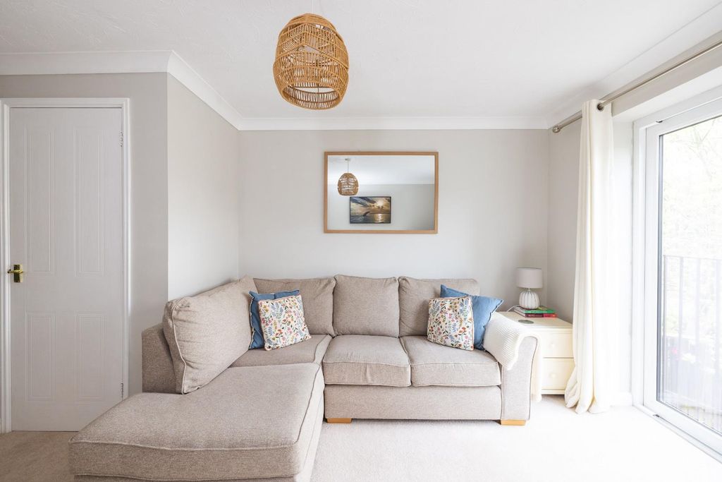 Property photo 3 of 33 Char4878.Jpg