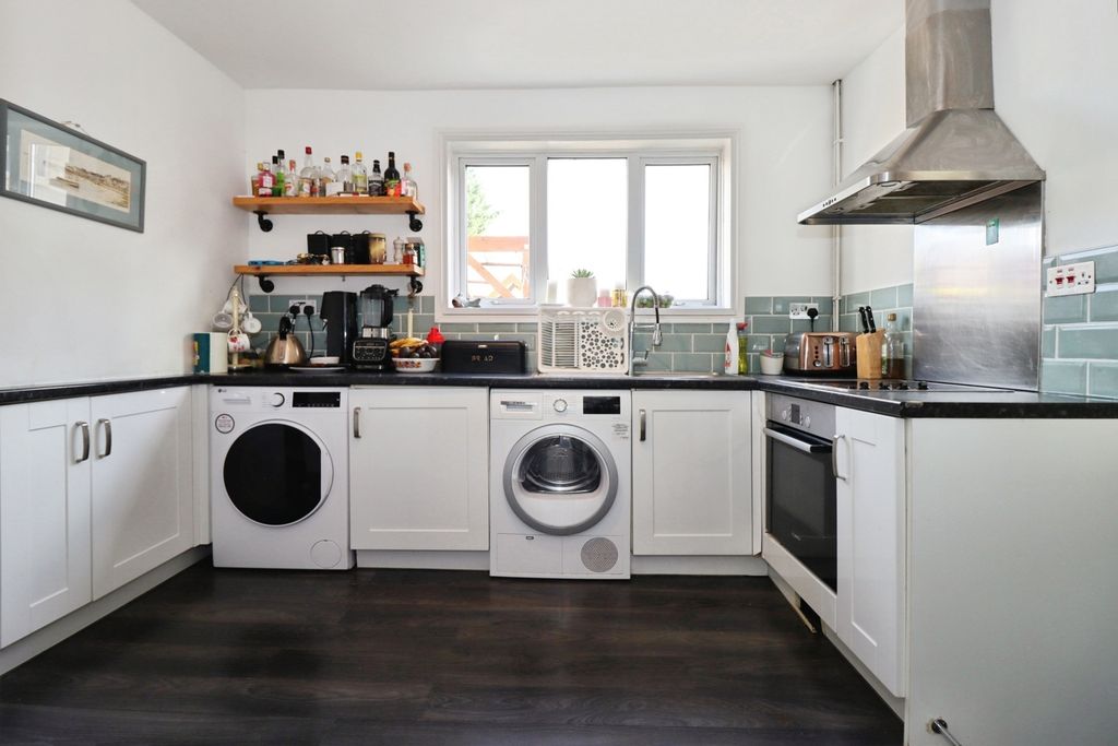 Property photo 2 of 17 Photo