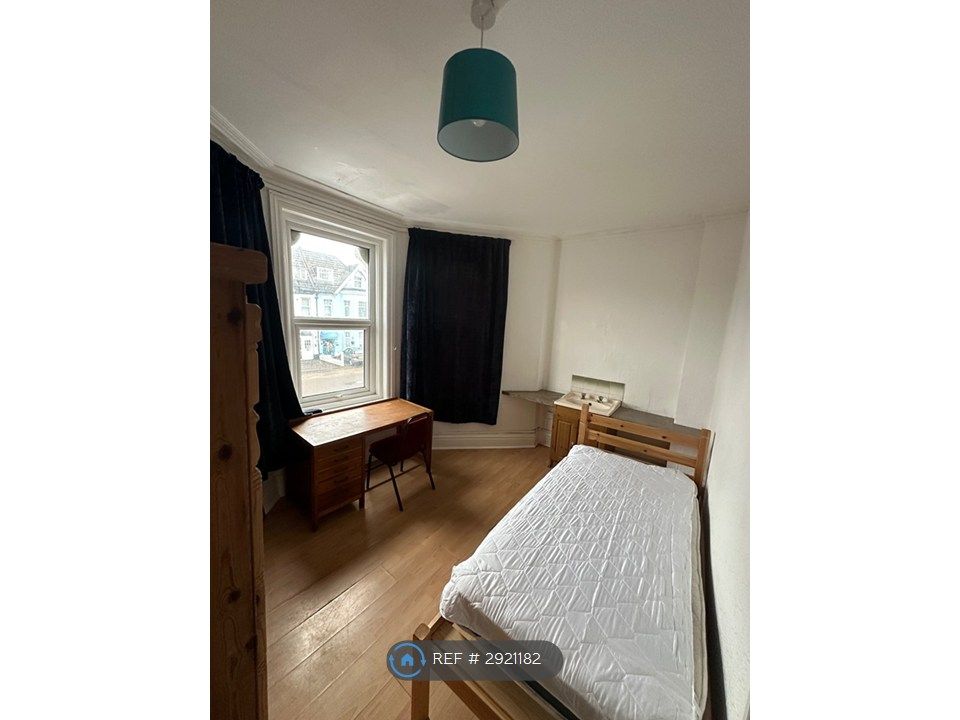 Property photo 1 of 5
