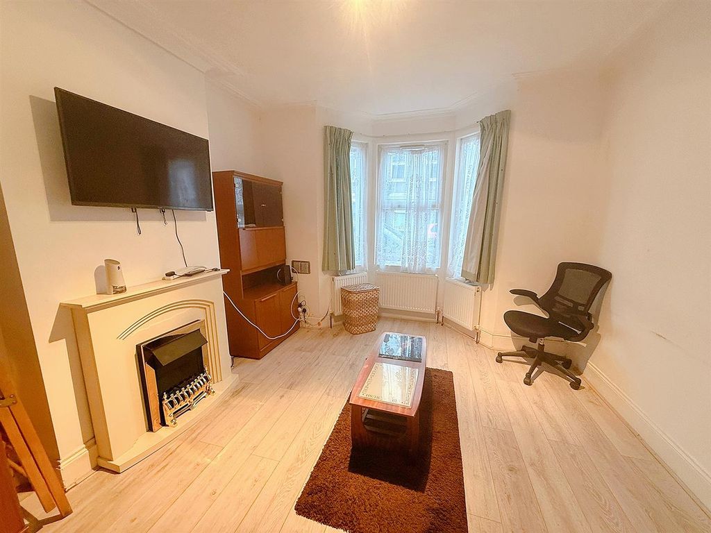 Property photo 2 of 5 Polish_20260402_115439019.Jpg