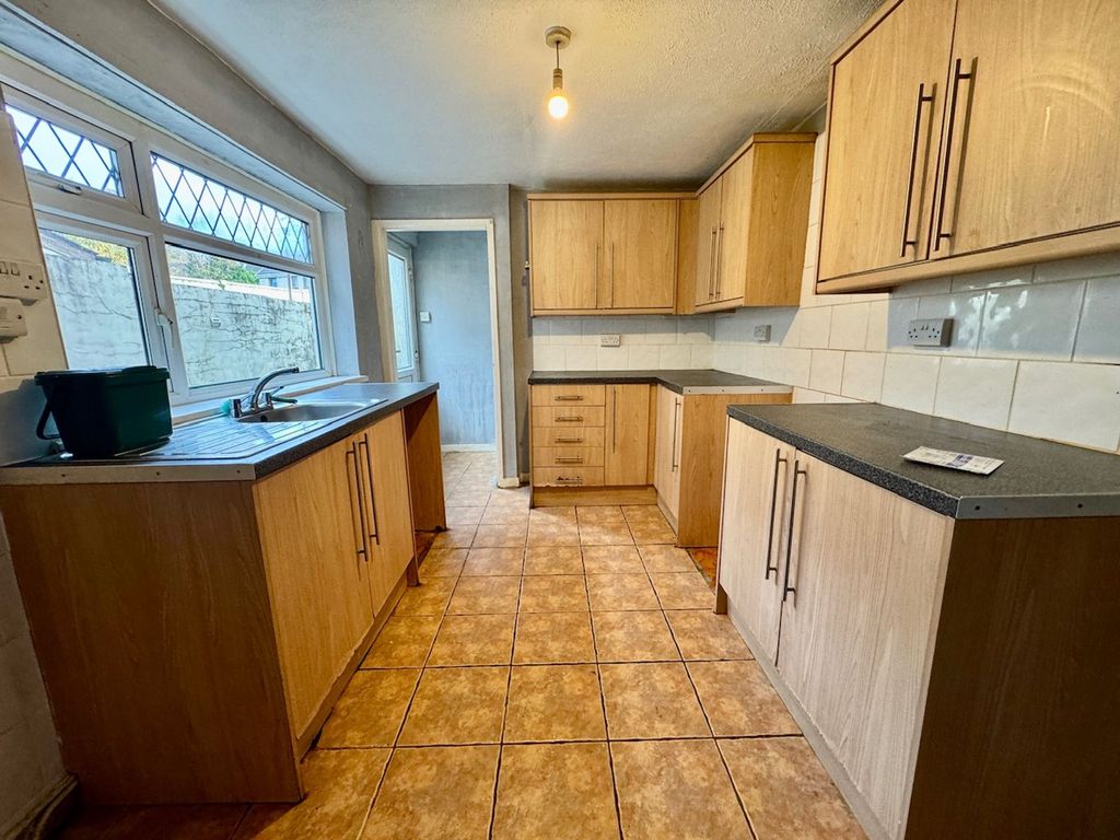 Property photo 3 of 29