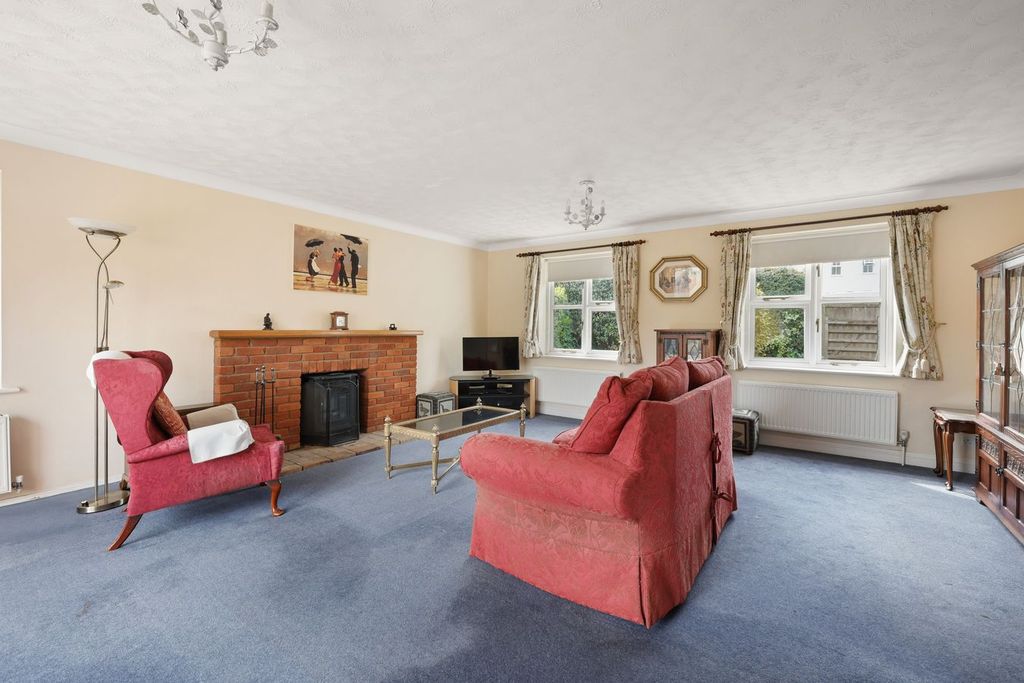 Property photo 2 of 19