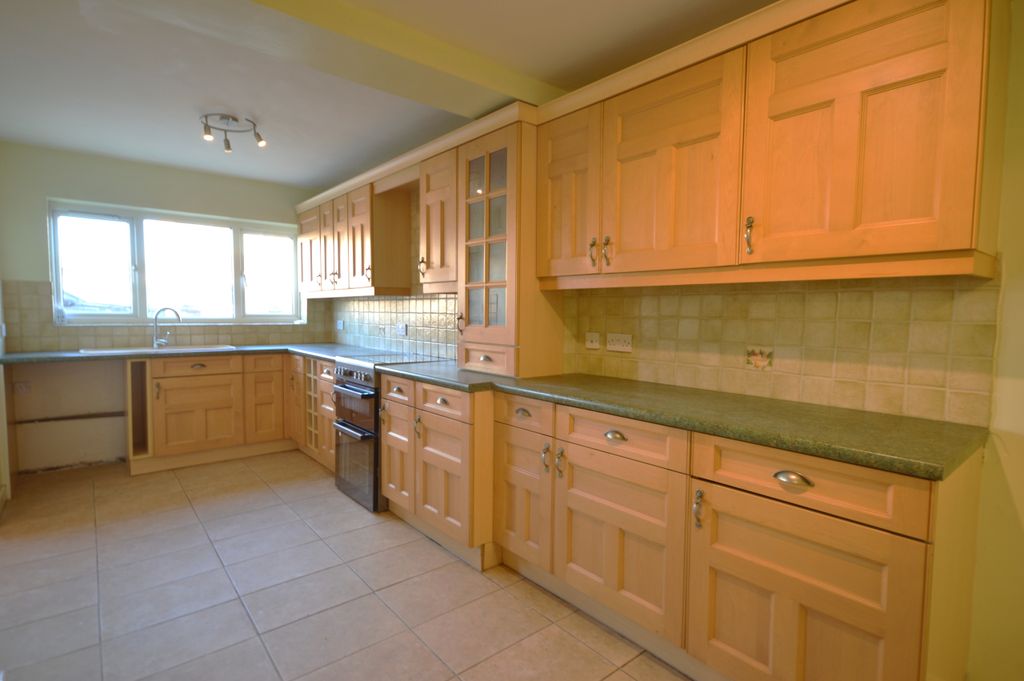 Property photo 2 of 13 Kitchen