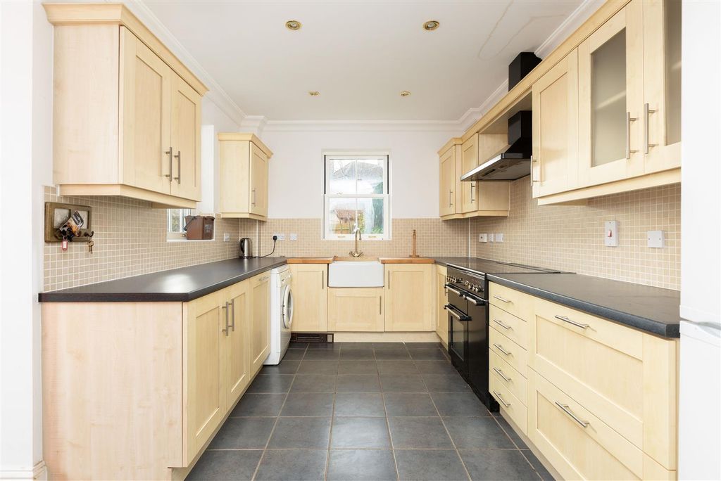 Property photo 3 of 21 Kitchen/ Diner