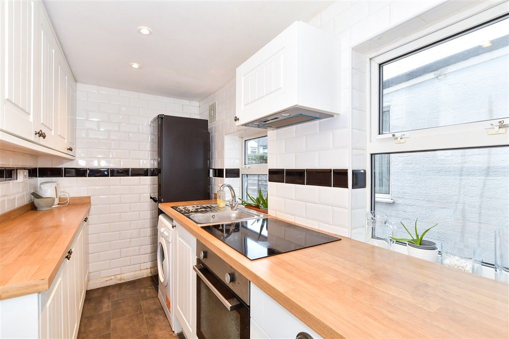 Property photo 3 of 13 Kitchen