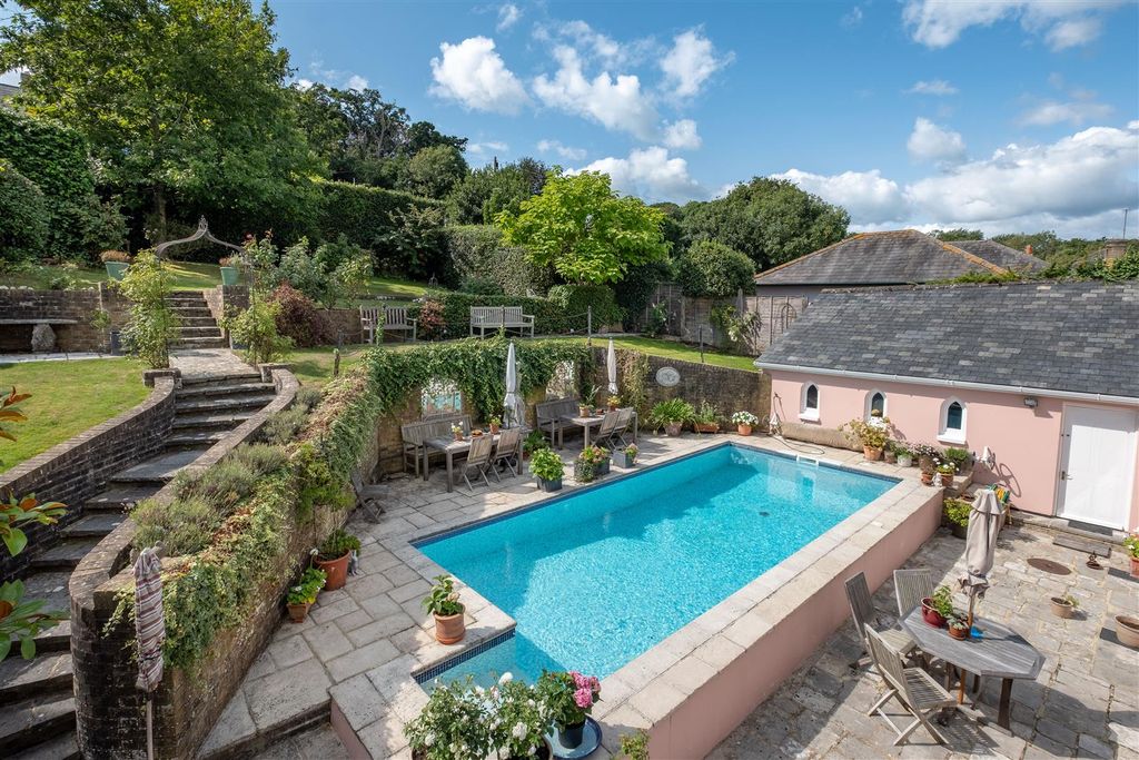 Property photo 3 of 33 Swimming Pool And Rear Garden