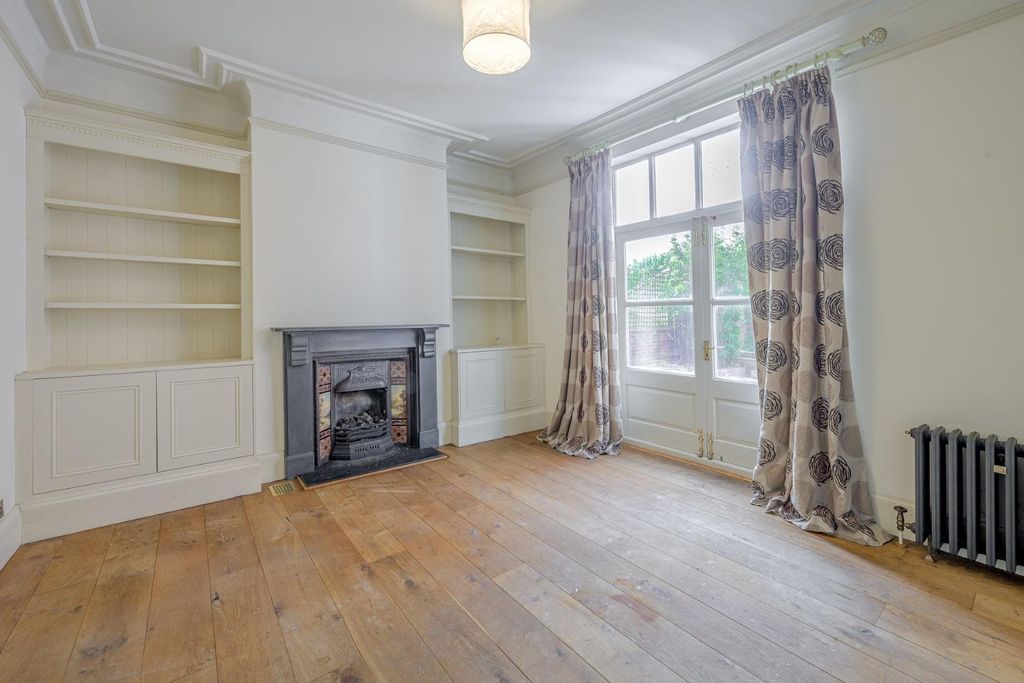 Property photo 3 of 41