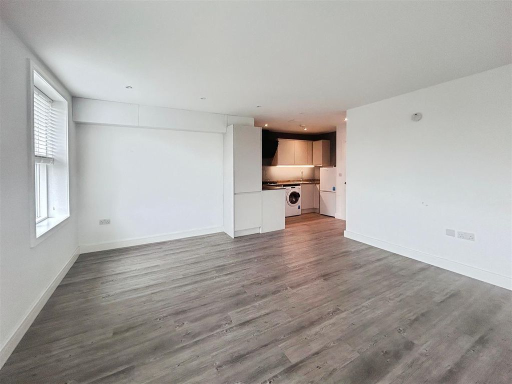 Property photo 2 of 9 Kingston Rd (2).Jpg