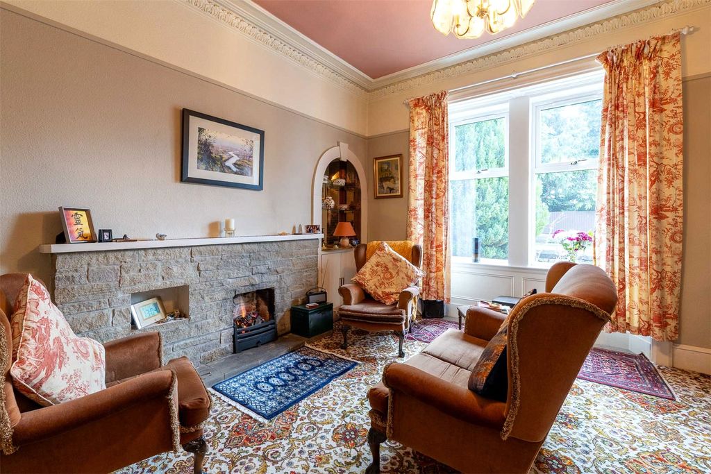 Property photo 2 of 57 Picture No. 02