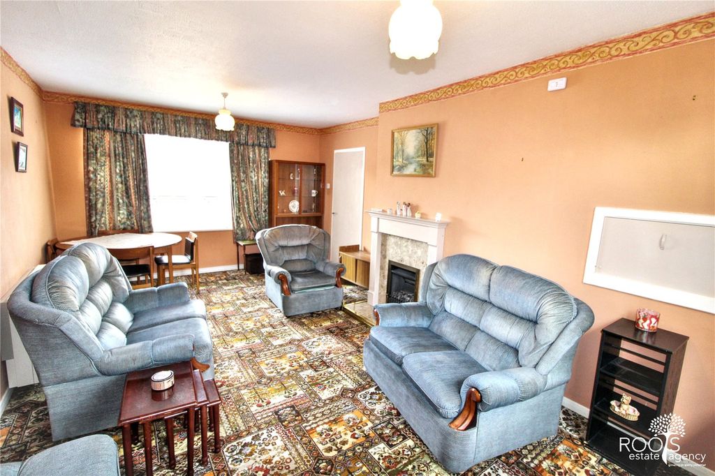 Property photo 3 of 9 Living Room