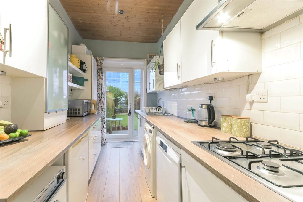 Property photo 3 of 17 Picture No. 18