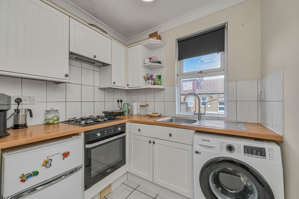 Property photo 2 of 14 Picture No. 20