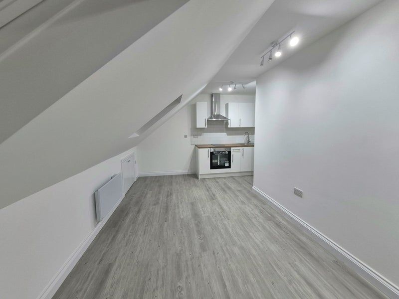 Property photo 3 of 8 Gallery