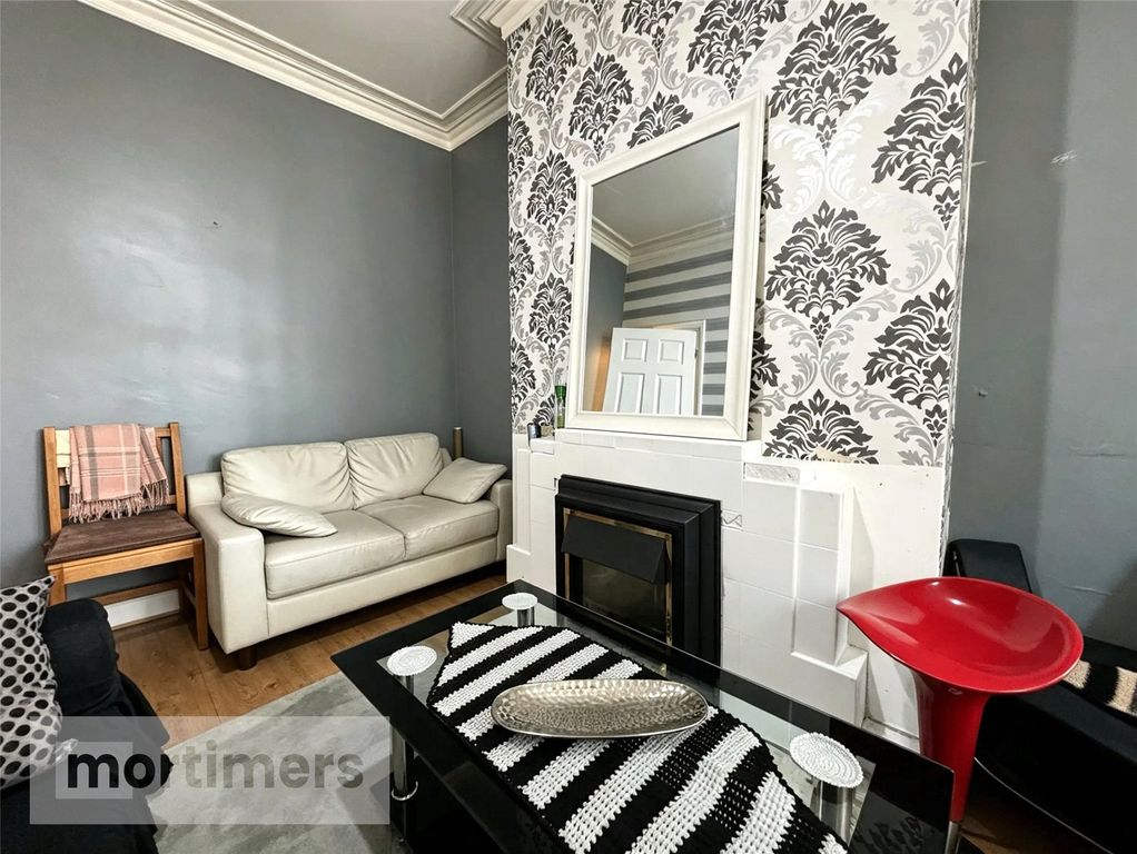 Property photo 3 of 15 Living Room