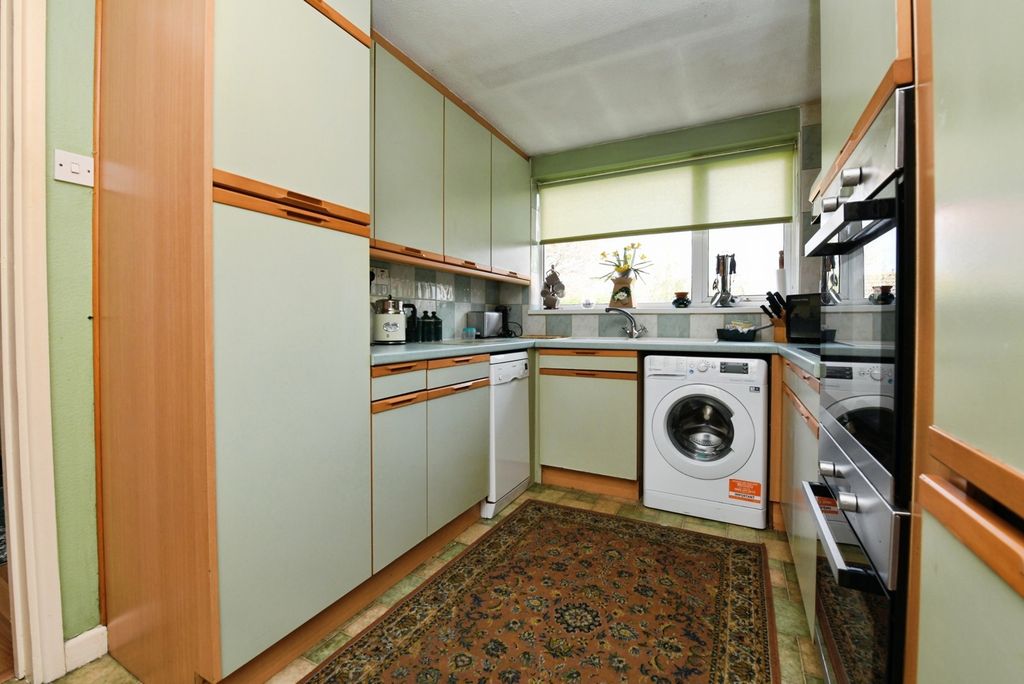 Property photo 2 of 16 Photo