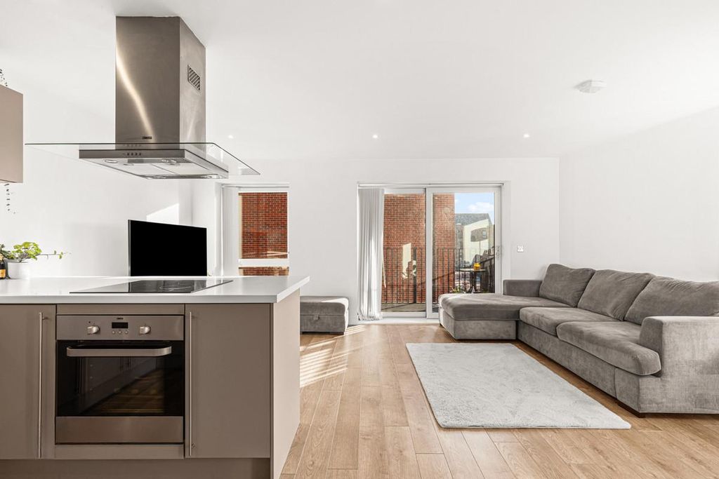 Property photo 3 of 14