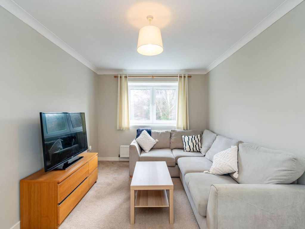 Property photo 3 of 17 Interiors-5