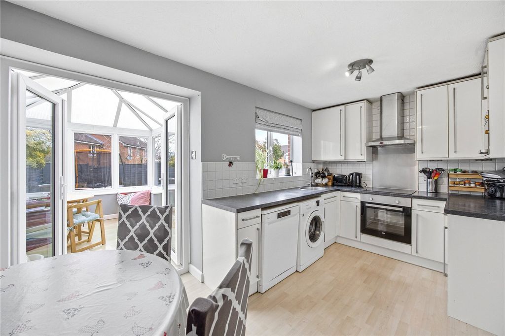 Property photo 2 of 17 Picture No. 13