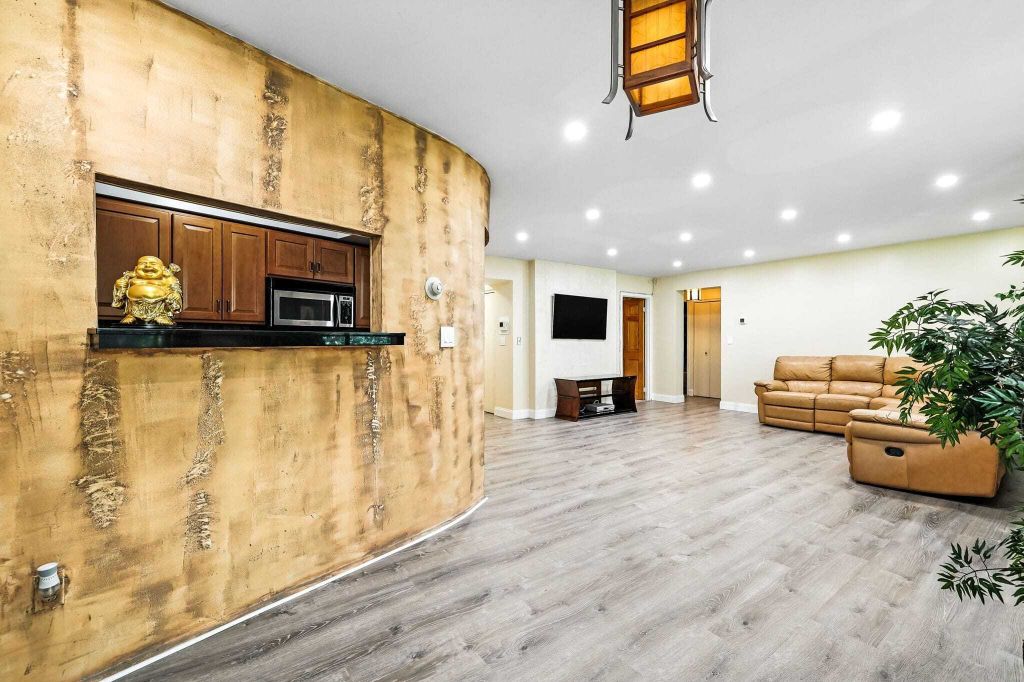 Property photo 2 of 6 <Alttext/>
