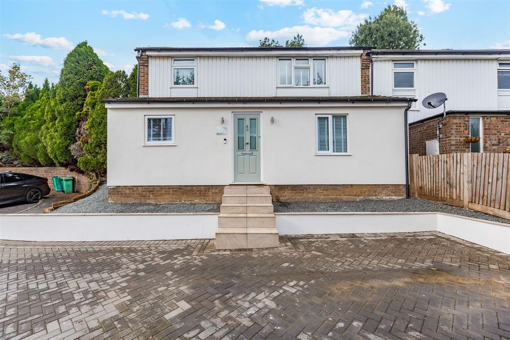Property photo 1 of 19 Front