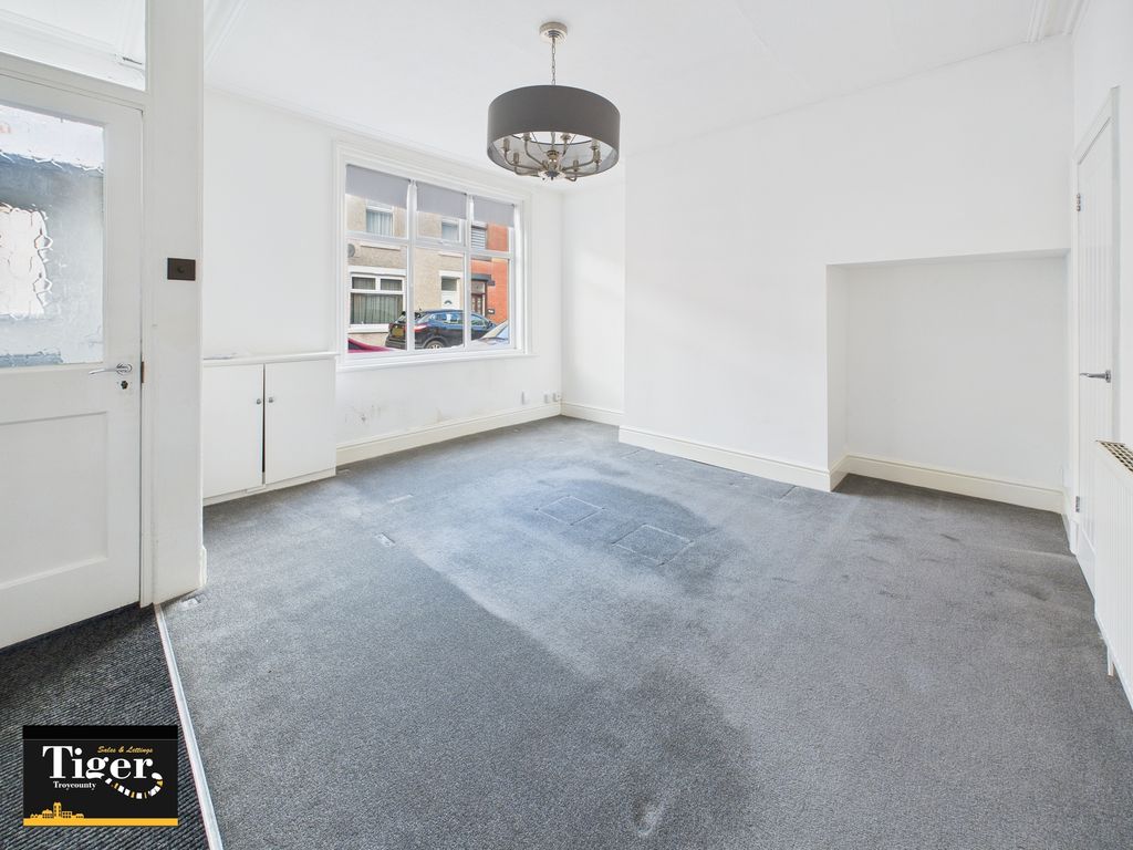 Property photo 2 of 10 Cam02176G0-Pr0700-Still001