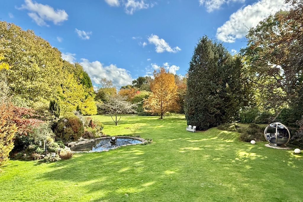 Property photo 2 of 35 Gallery