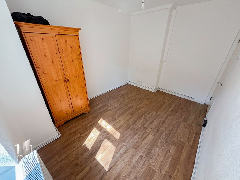 Property photo 3 of 14 Photo 6