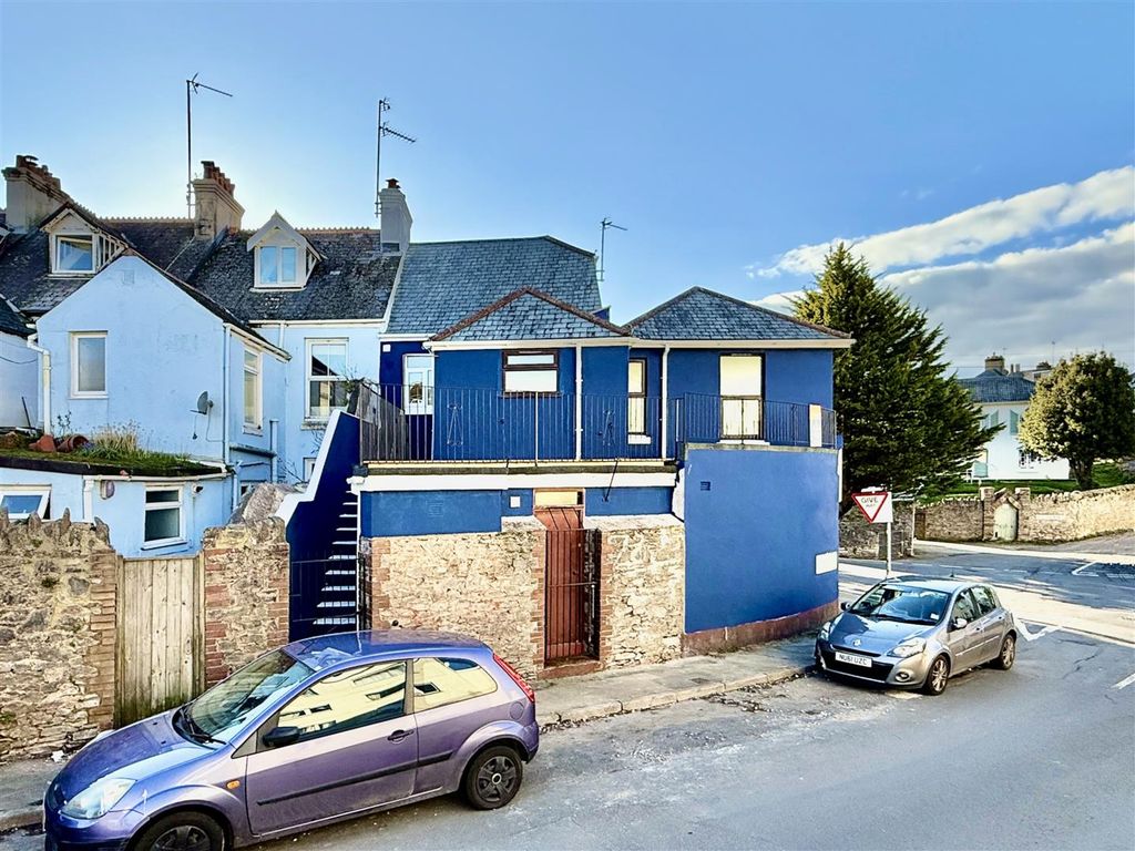Property photo 1 of 24 Drew Street.Jpg