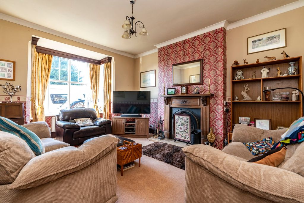 Property photo 2 of 23
