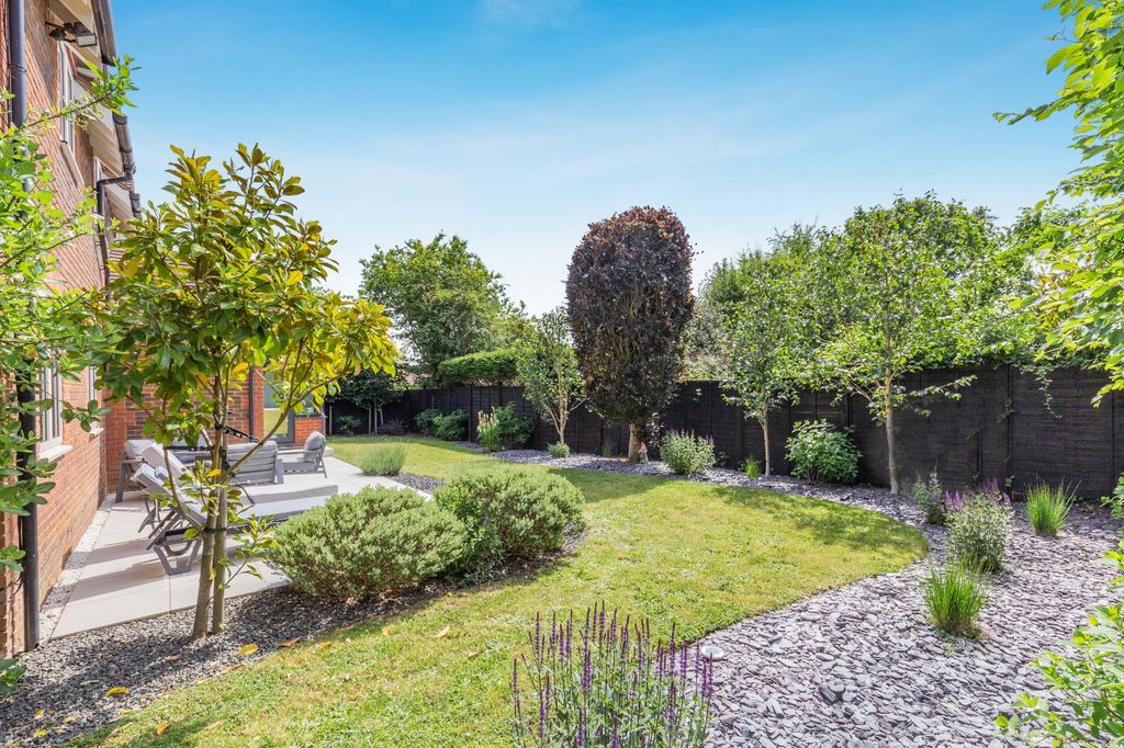 Property photo 2 of 19 Picture No. 26
