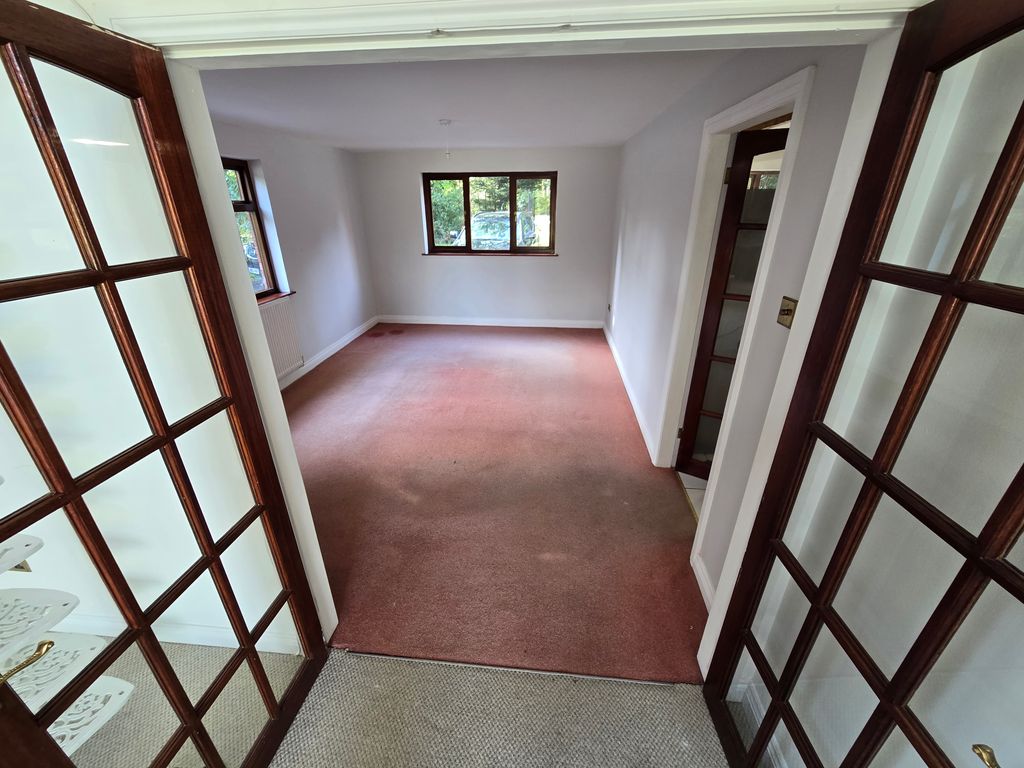 Property photo 3 of 21
