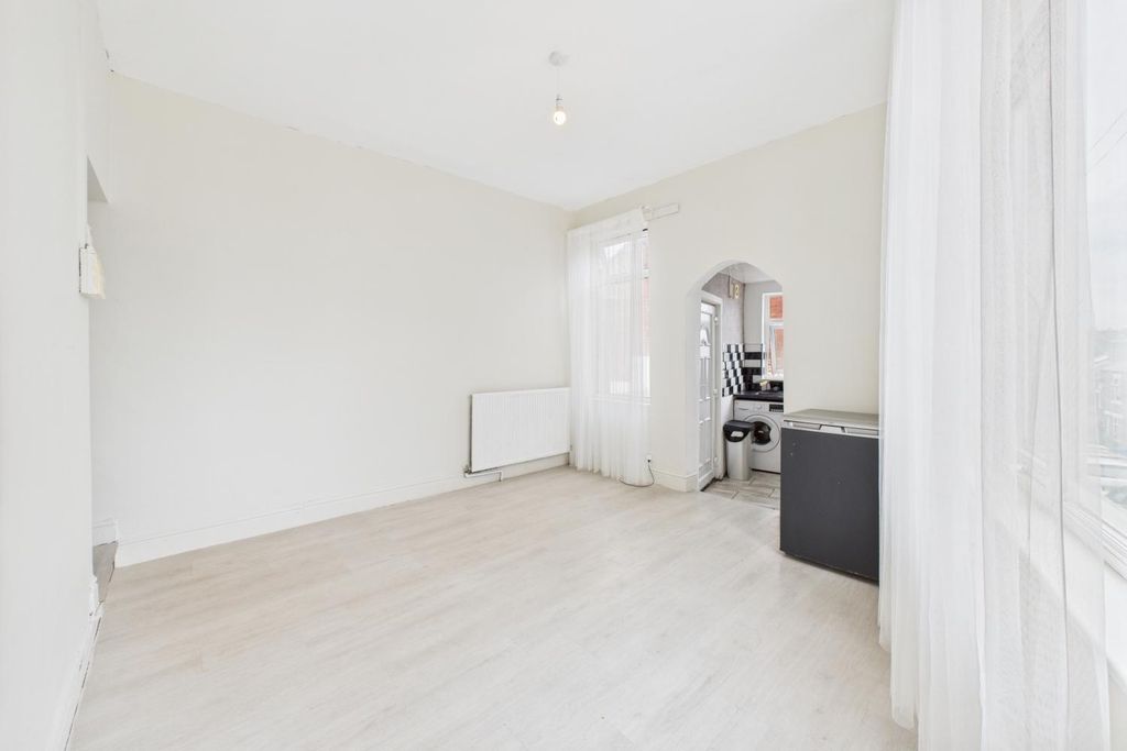 Property photo 3 of 12 Dining Room 1.Jpg