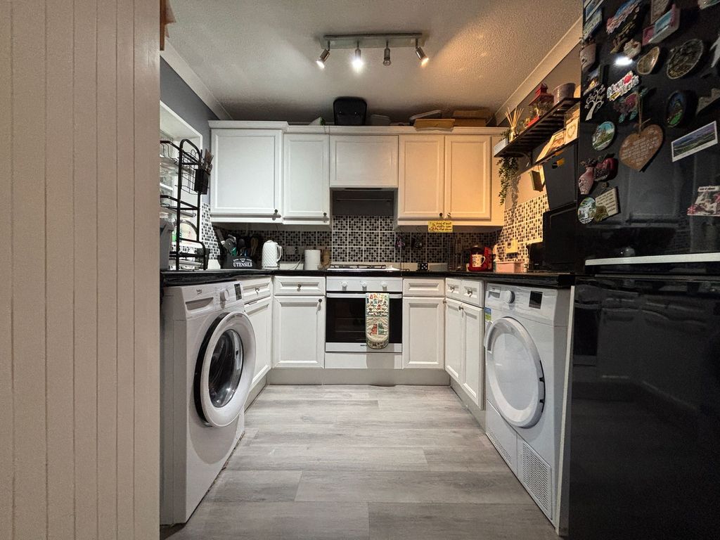 Property photo 2 of 30