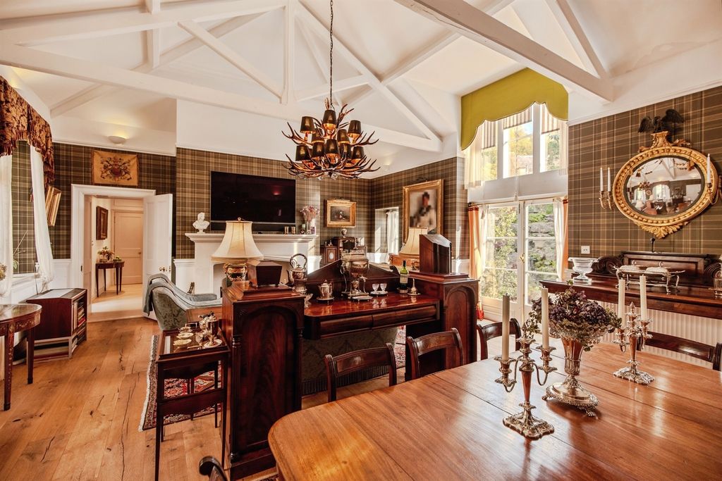 Property photo 1 of 21