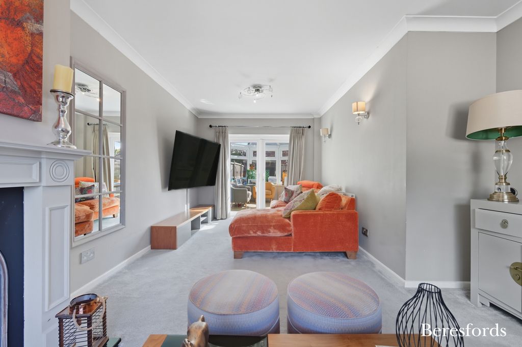 Property photo 3 of 28 Picture No. 11