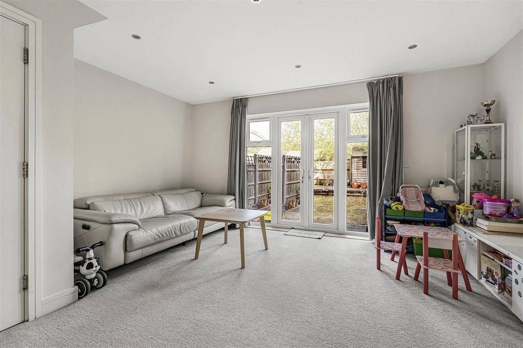 Property photo 2 of 19