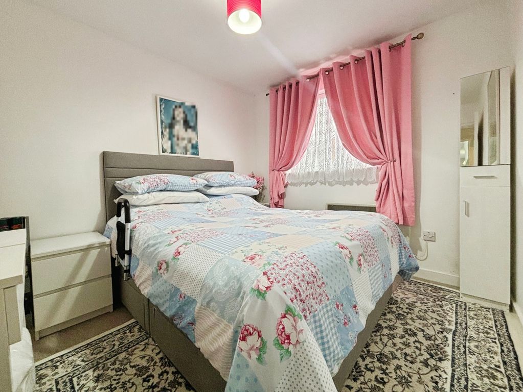 Property photo 3 of 8 Pbox-Img.Jpeg