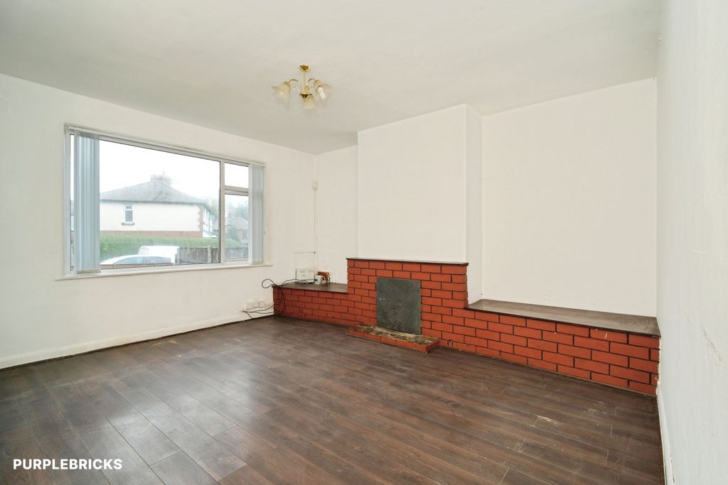 Property photo 3 of 24 Living Room