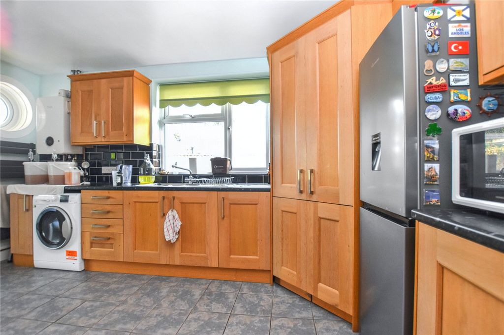 Property photo 3 of 21 Picture No. 03